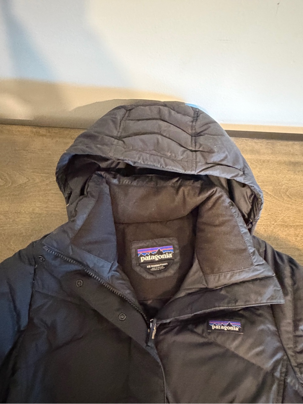 Patagonia Down With It Insulated Full Zip Hooded Jacket Size XS Black EUC - Picture 3 of 8